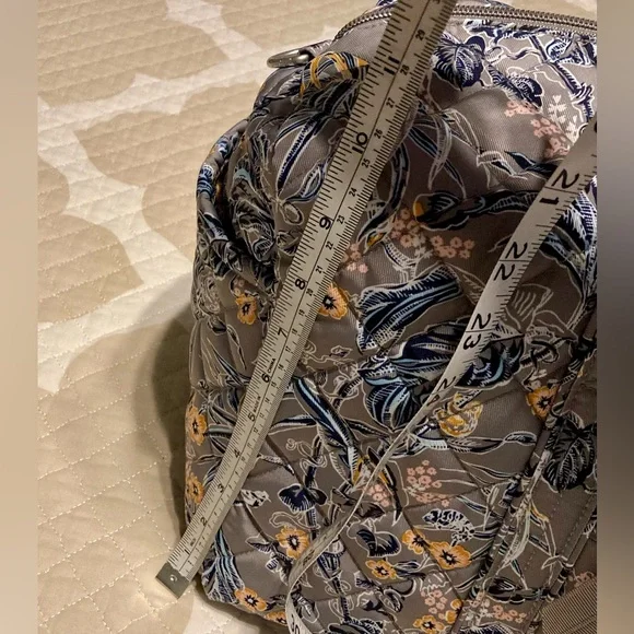 Vera Bradley duffle bag gray floral - Picture 6 of 8